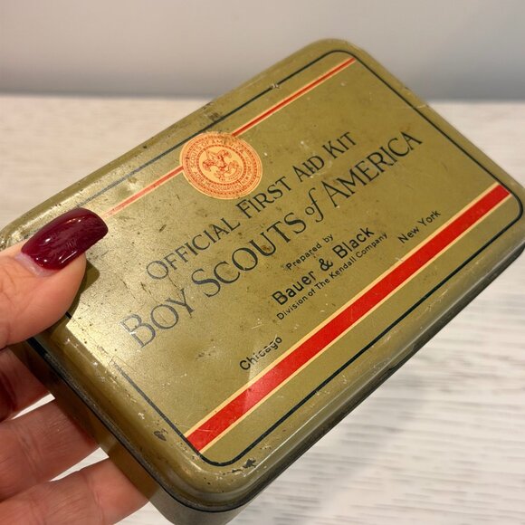 Vintage 1928 Boy Scout BAUER & BLACK First Aid Kit Tin w/ Field Guide Book Only - Picture 8 of 10